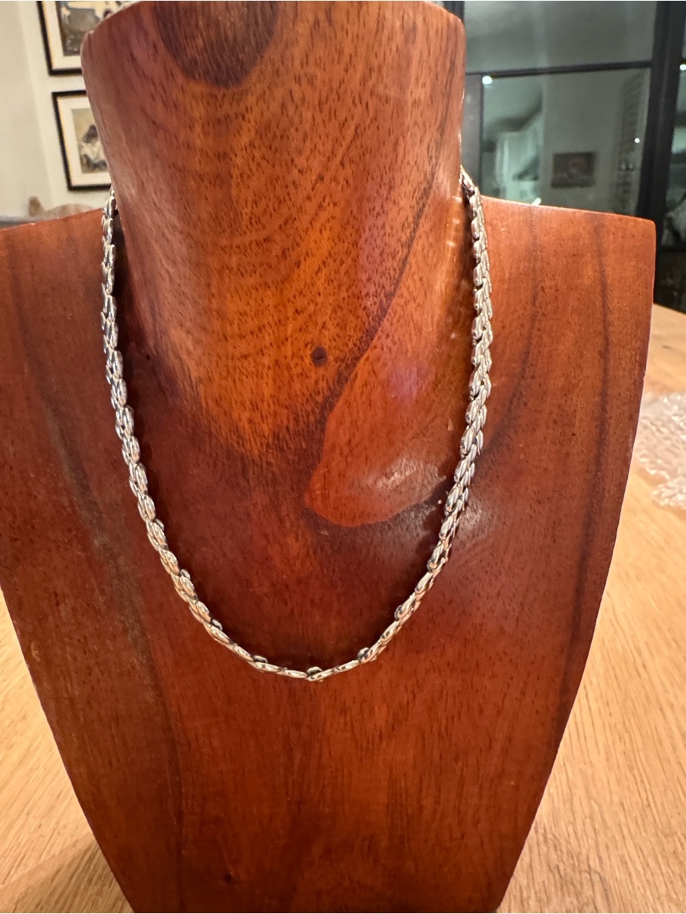 Silver Leaf-Style Chain Necklace